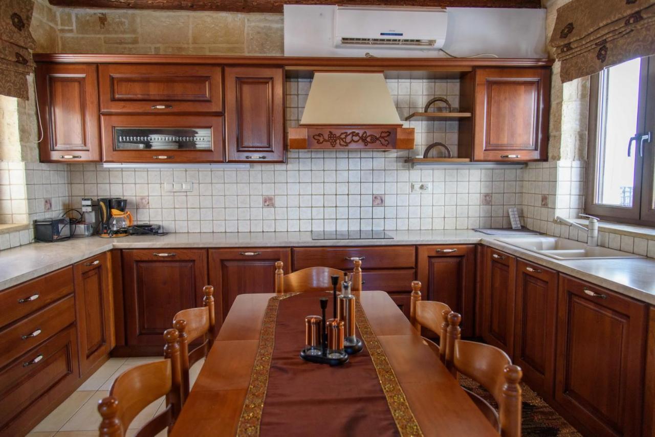 Traditional Stonehouse Vicky Hersonissos  Bagian luar foto